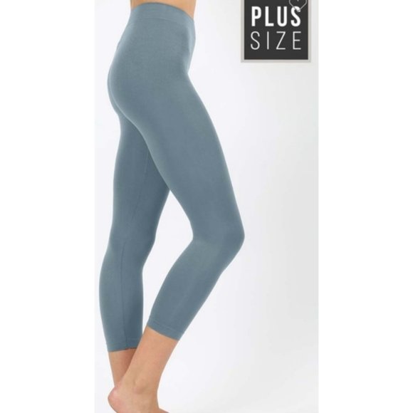 Boutique Pants - 2 for 25 💕 Plus Size Seamless Capri Leggings
